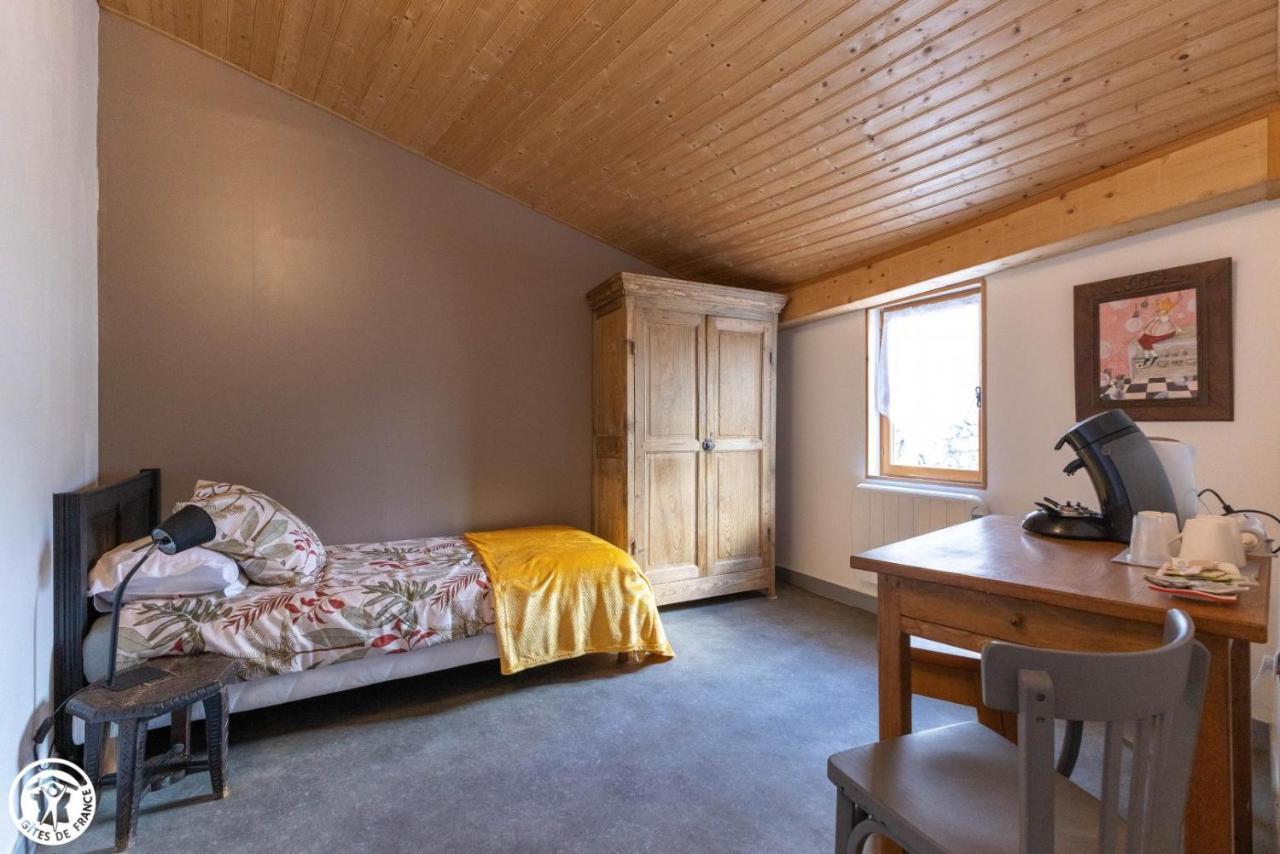 Bed and Breakfast Chambre D'Hote De La Petite Toscane D'Auvergne Isserteaux Zewnętrze zdjęcie