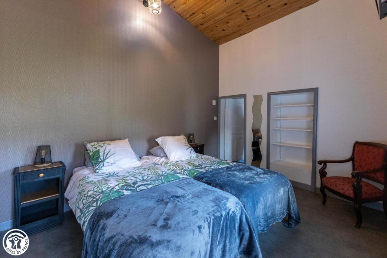 Bed and Breakfast Chambre D'Hote De La Petite Toscane D'Auvergne Isserteaux Zewnętrze zdjęcie